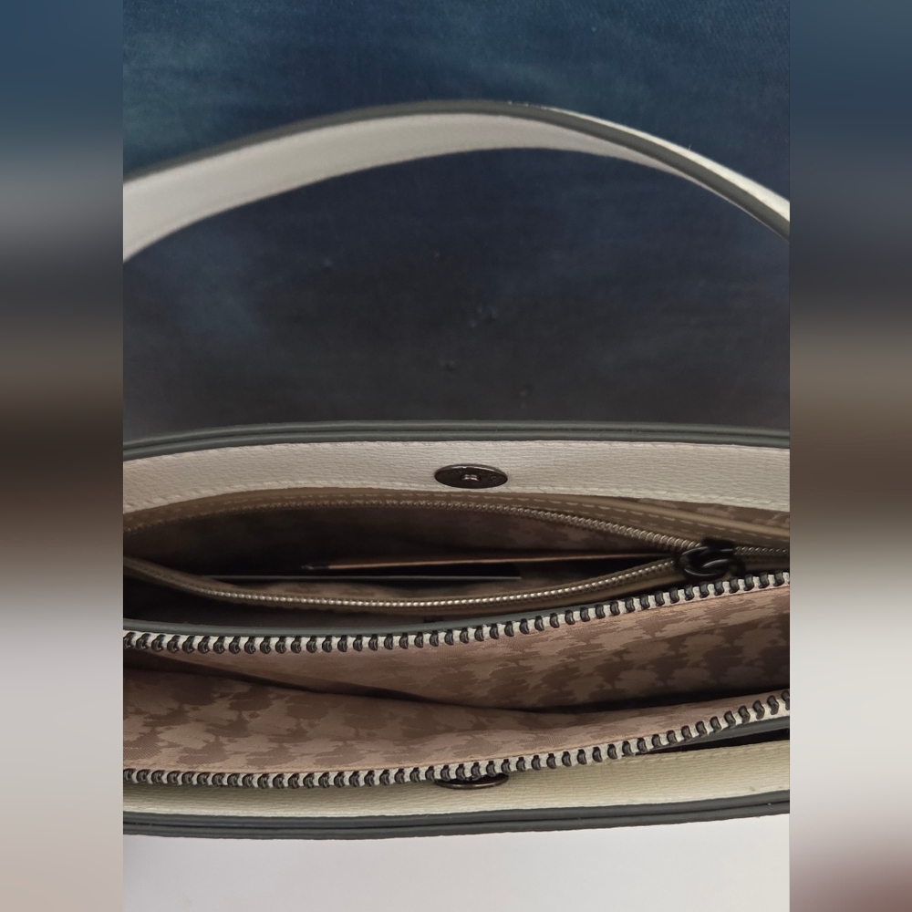 Karl Lagerfeld White Shoulder Bag NWT - Picture 13 of 16